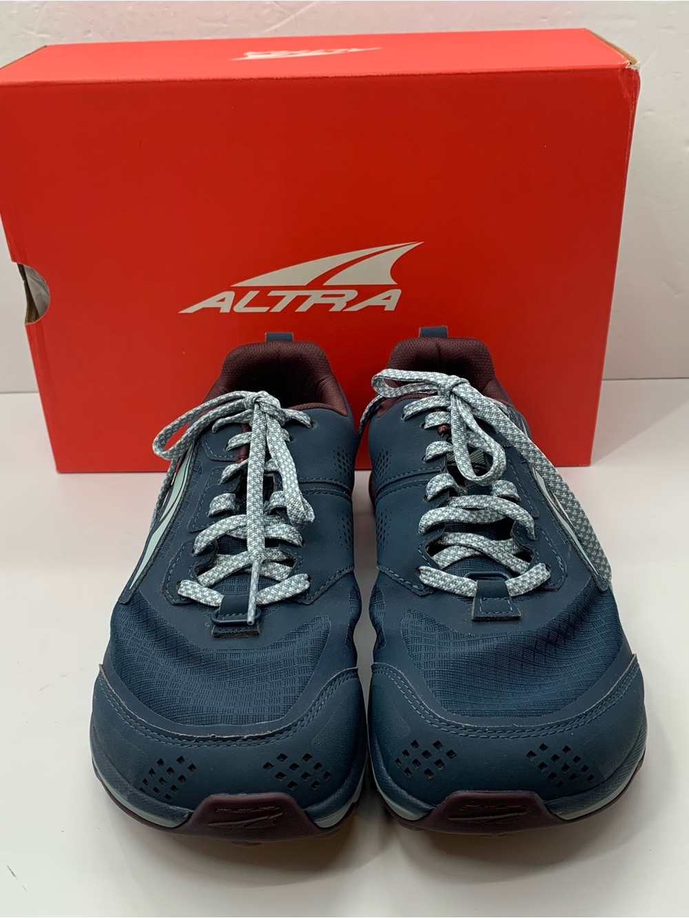 Altra Women's Navy Lone Peak 5 Shoes Size 9